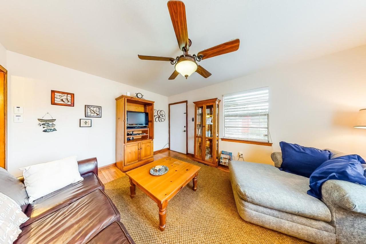 Backyard Escape Apartment Galveston Exterior photo