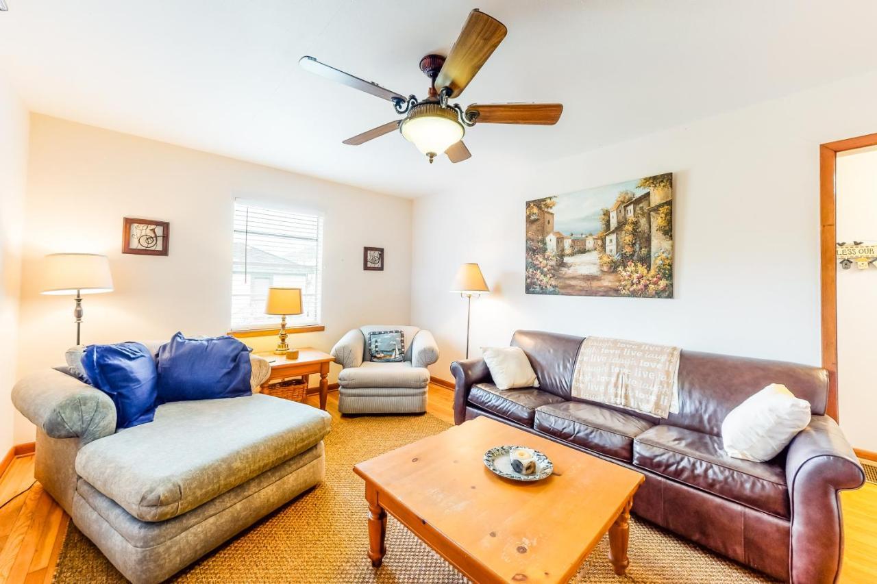 Backyard Escape Apartment Galveston Exterior photo