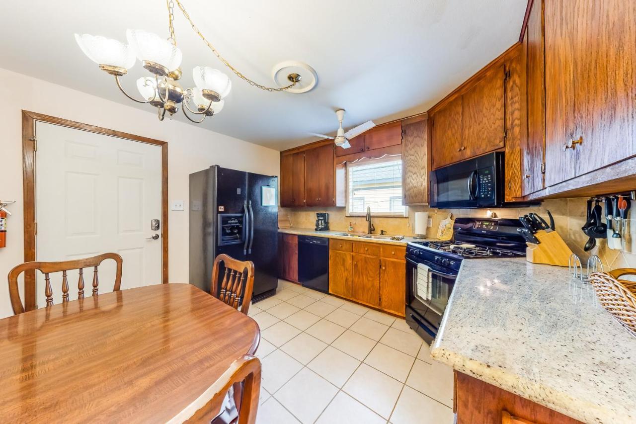 Backyard Escape Apartment Galveston Exterior photo